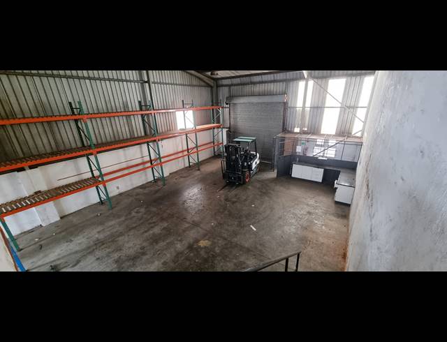 200M² WAREHOUSE TO LET IN WATERFALL